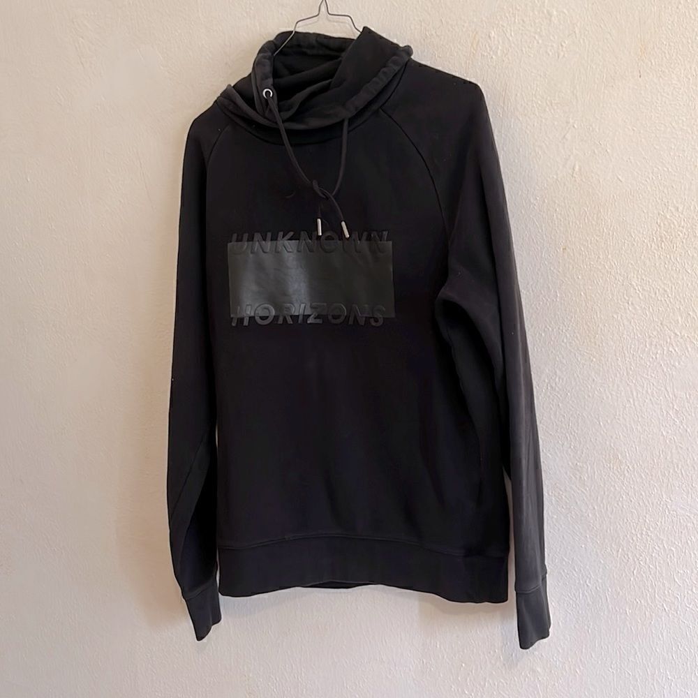 H&Mโ Unknown Horizonsย BlackโDraw String Funnel Neck Streetwear Sweatshirt Size S